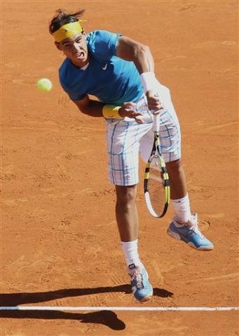 Nadal arrasa holand&ecirc;s na estreia em Montecarlo