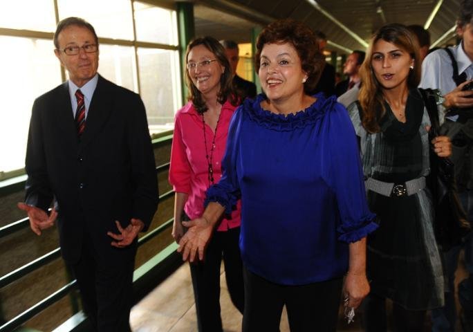 Dilma almo&ccedil;a com empres&aacute;rios na Capital 