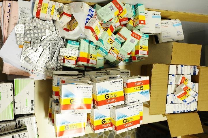 Medicamentos foram abandonados pr&oacute;ximo ao Hospital Cristo Redentor