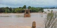 Balsa deve substituir ponte levada pela enchente em Agudo