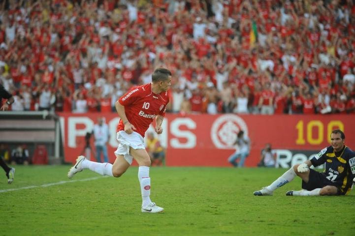 Apoio da torcida foi essencial para vit&oacute;ria colorada