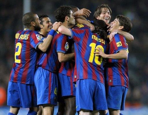 Barcelona viaja de &ocirc;nibus e lamenta vantagem da Inter