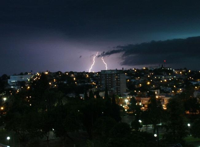 Chuva chegou forte &agrave; Fronteira no fim da tarde desta segunda-feira