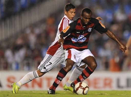 Flamengo venceu, mas depende de resultados paralelos para se classificar