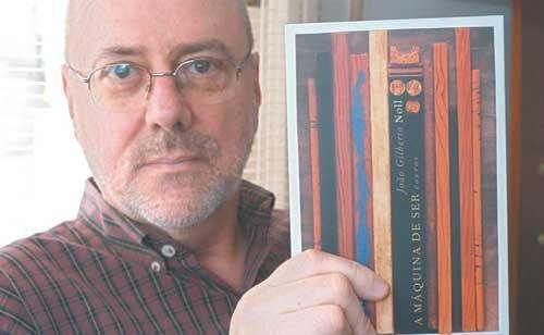 Escritor ga&uacute;cho Jo&atilde;o Gilberto Noll participa do evento 