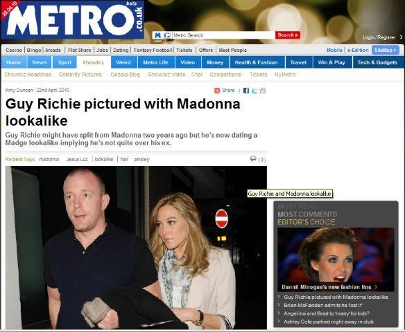 Guy Ritchie sai com loira parecida com Madonna