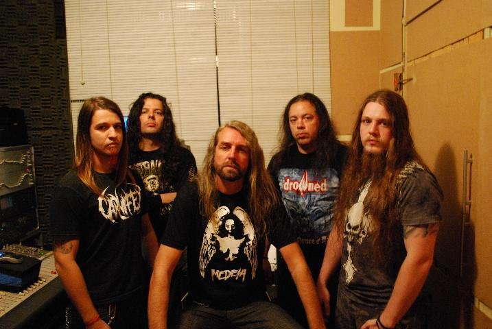 Distraught comemora 20 anos abrindo show do Megadeth