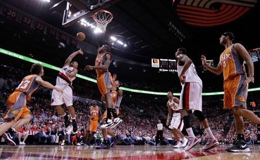 Phoenix vence e vira s&eacute;rie contra Portland na NBA