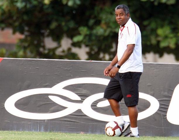 Flamengo demite o t&eacute;cnico Andrade