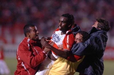 Tinga acredita que voltar&aacute; ao Inter