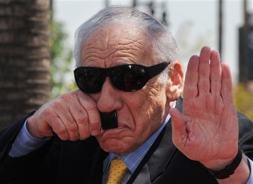 Mel Brooks brinca na Cal&ccedil;ada da Fama