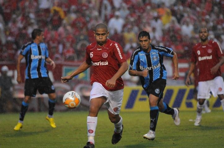 Para Fernando Carvalho, Gr&ecirc;mio foi melhor