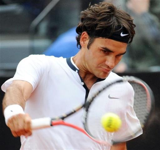 Ap&oacute;s salvar as seis oportunidades do rival, Federer conseguiu faturar a quebra, mas n&atilde;o aproveitou a chance de voltar ao jogo