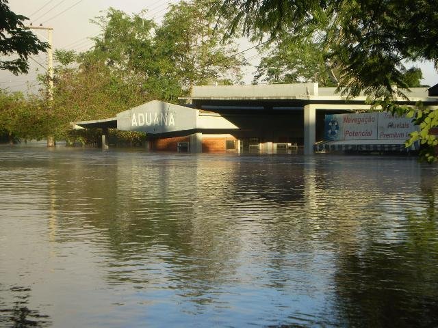 Rio Uruguai atinge 13,25 metros e come&ccedil;a a baixar