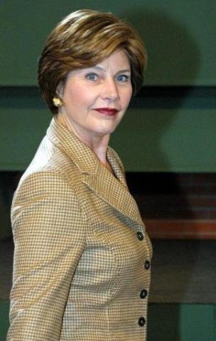Mulher de Bush revela que ela e o marido teriam sofrido tentativa de envenenamento