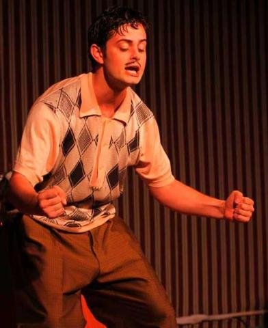 Teatro Sarc&aacute;ustico apresenta com&eacute;dia de costumes na Usina