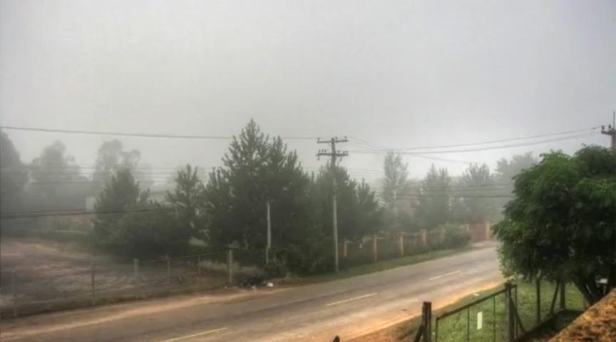 V&iacute;deo mostra a evolu&ccedil;&atilde;o da neblina em Campo Bom