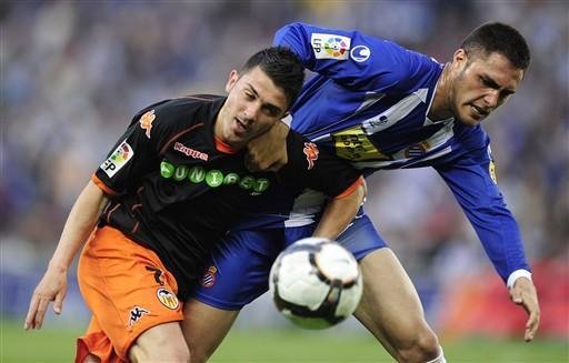Valencia, de David Villa, venceu o Espanyol por 2 a 0