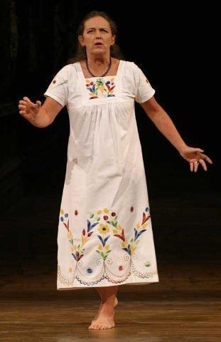 Atriz Julia Varley, do Odin Teatret, traz demonstra&ccedil;&atilde;o de "O Tapete Voador"