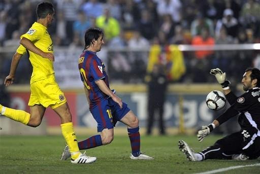Messi marca dois gols na goleada do Barcelona sobre o Villarreal