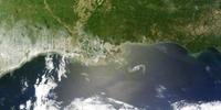 Satélite revela maré negra no Golfo três vezes maior