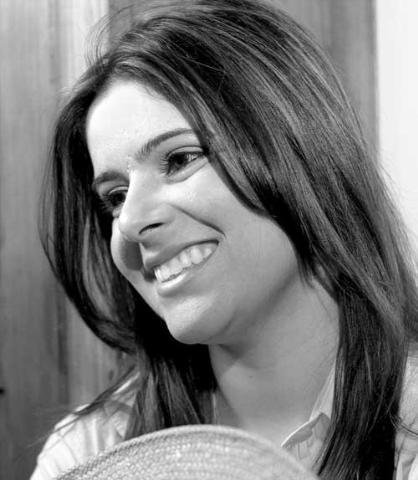 Shana M&uuml;ller lan&ccedil;a terceiro disco solo na Capital