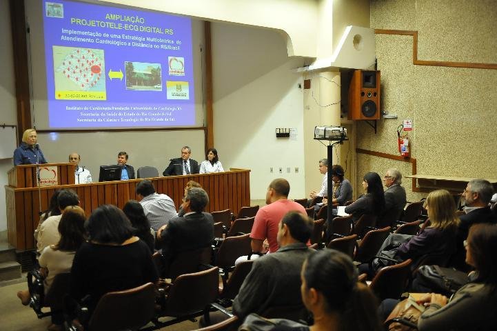Conv&ecirc;nio amplia exames cardiovasculares no Estado 
