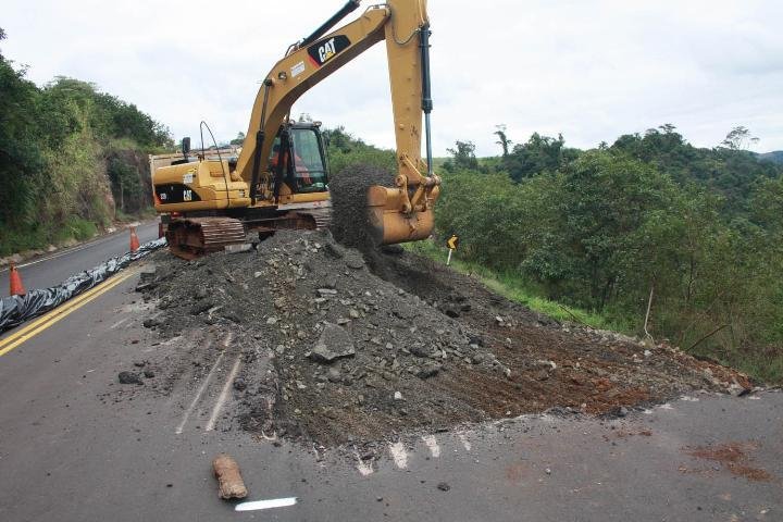 Come&ccedil;am obras de recupera&ccedil;&atilde;o da BR-153