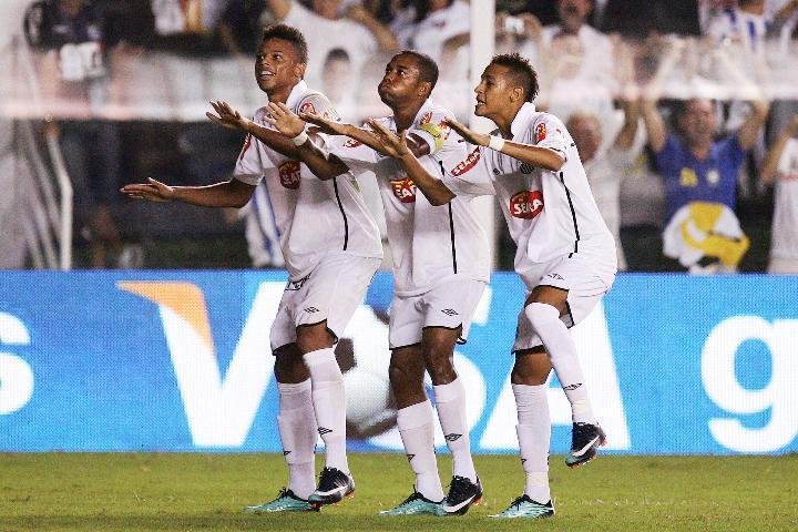 Santos despacha o Galo por 3 a 1 e tem o Tricolor ga&uacute;cho no horizonte