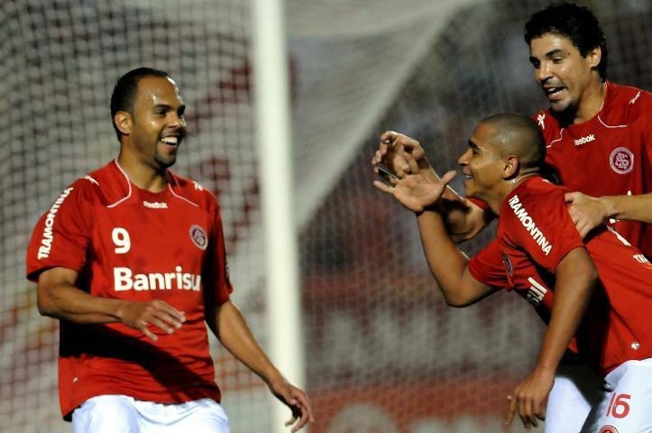 Walter faz dancinha da Beyonc&eacute; depois do gol da classifica&ccedil;&atilde;o