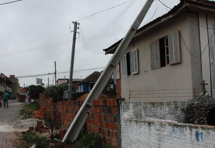 Luz &eacute; restabelecida em Santa Maria