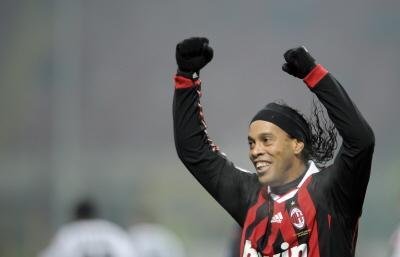 Em 2006, todos os jogos eram uma guerra, diz Ronaldinho