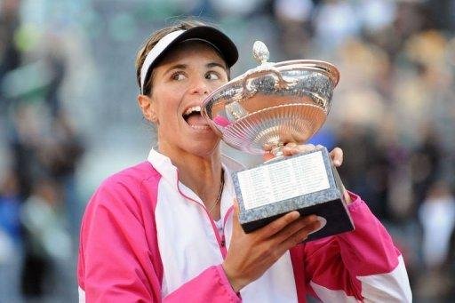 Mar&iacute;a Jos&eacute; Mart&iacute;nez surpreende Jankovic e &eacute; campe&atilde; em Roma