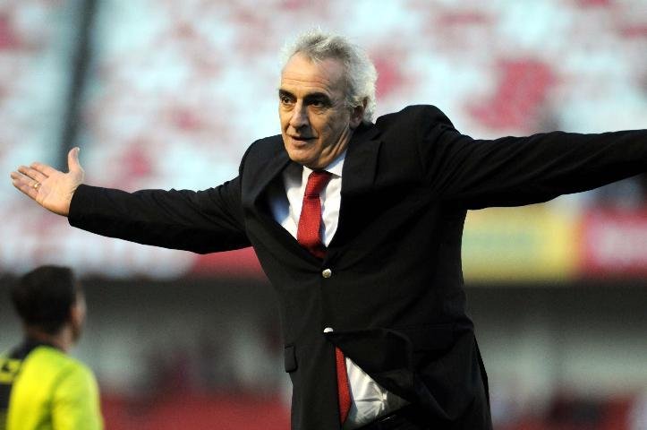 Fossati e rep&oacute;rter quase trocam agress&otilde;es f&iacute;sicas