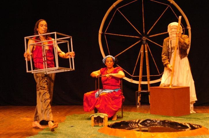 O palco entre ideias e mon&oacute;logos