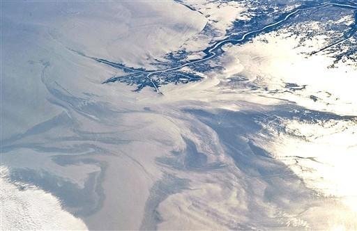 Imagem da Nasa mostra mancha de &oacute;leo na cor cinza