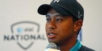 Após 37 títulos, técnico de Tiger Woods pede demissão