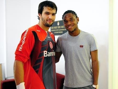 Luiz Adriano: "Sempre sonho em voltar a jogar no Inter"
