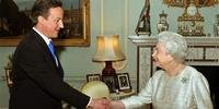 Rainha nomeia David Cameron primeiro-ministro