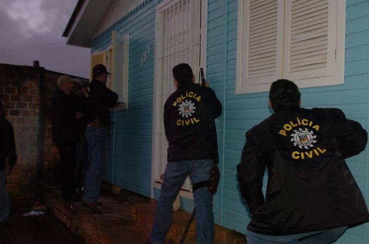 Pol&iacute;cia prende quadrilha em opera&ccedil;&atilde;o na Regi&atilde;o Metropolitana