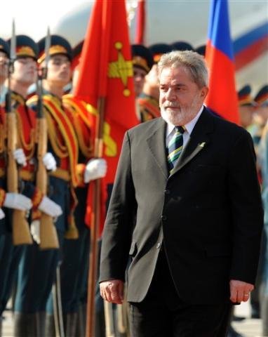 Lula desembarca na R&uacute;ssia e buscar&aacute; ampliar exporta&ccedil;&otilde;es 