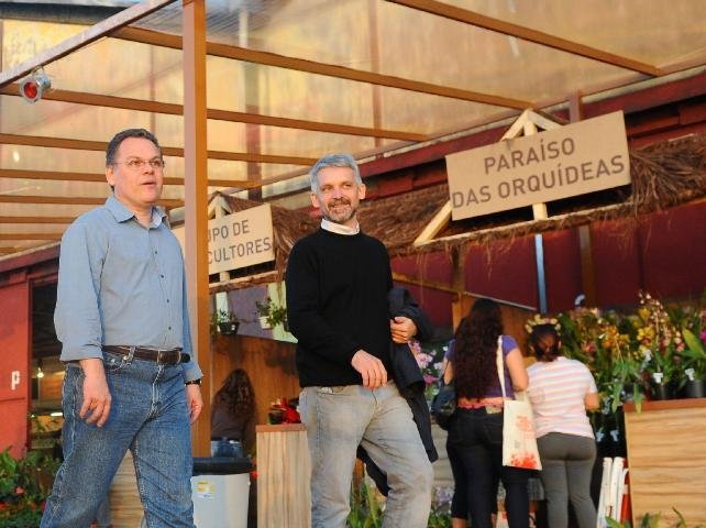 Ministro Guilherme Cassel (E) participou da abertura feira Brasil Rural Contempor&acirc;neo, no Cais do Porto
