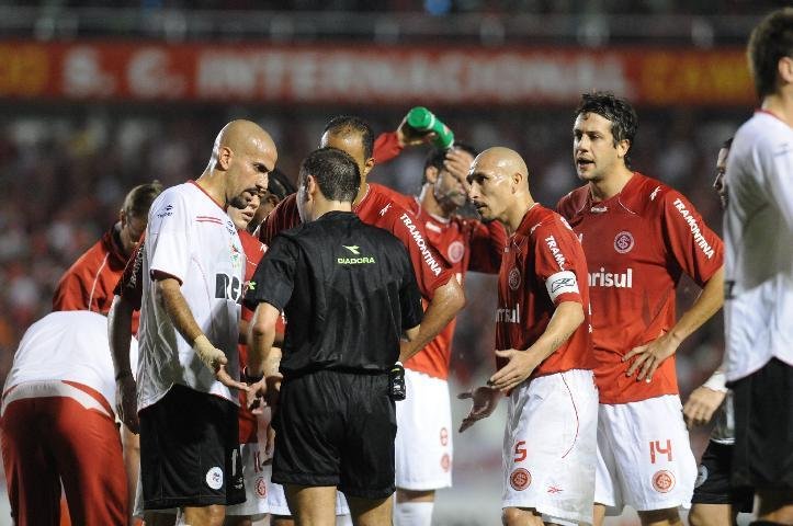 Inter x Estudiantes teve muita catimba