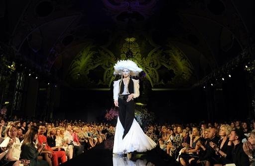 Gaultier promove seu primeiro desfile na R&uacute;ssia