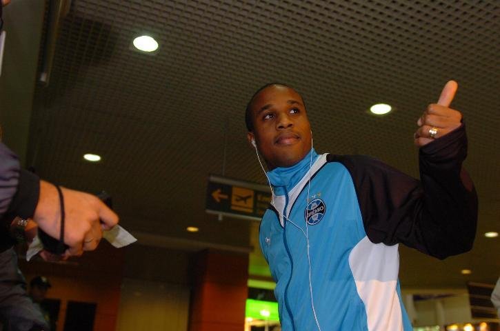 Gr&ecirc;mio embarca para S&atilde;o Paulo