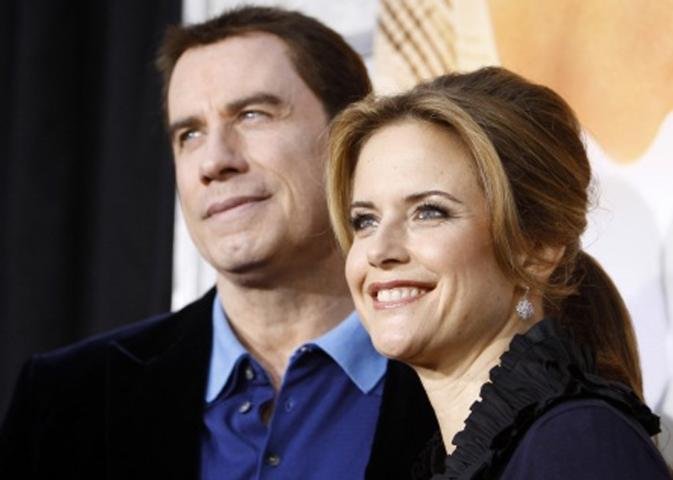 Mulher de John Travolta anuncia gravidez