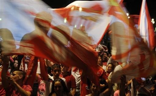 Torcedores comemoram o t&iacute;tulo ap&oacute;s dura temporada