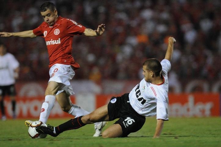 Inter enfrenta o Estudiantes de olho na vaga &agrave;s semifinais da Libertadores