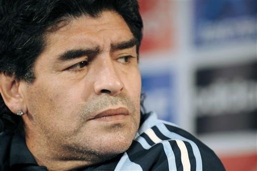 Maradona come&ccedil;a os treinos da sele&ccedil;&atilde;o