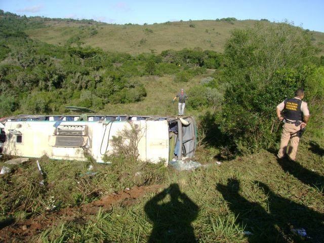Uma pessoa morreu e 42 ficaram feridas em fun&ccedil;&atilde;o de acidente em Campestre da Serra